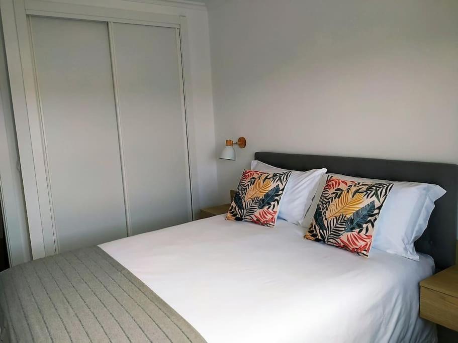 Apartamento Nuevo Con Terraza Y Plaza De Garaje A Guarda Exterior foto